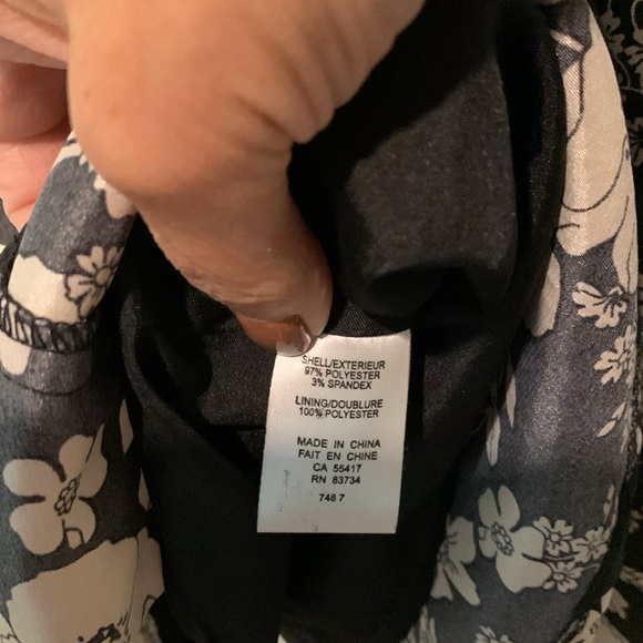 Linea Domani Limited Collection floral blk/gray satin midi skirt. Size 6. EUC. - Picture 7 of 9